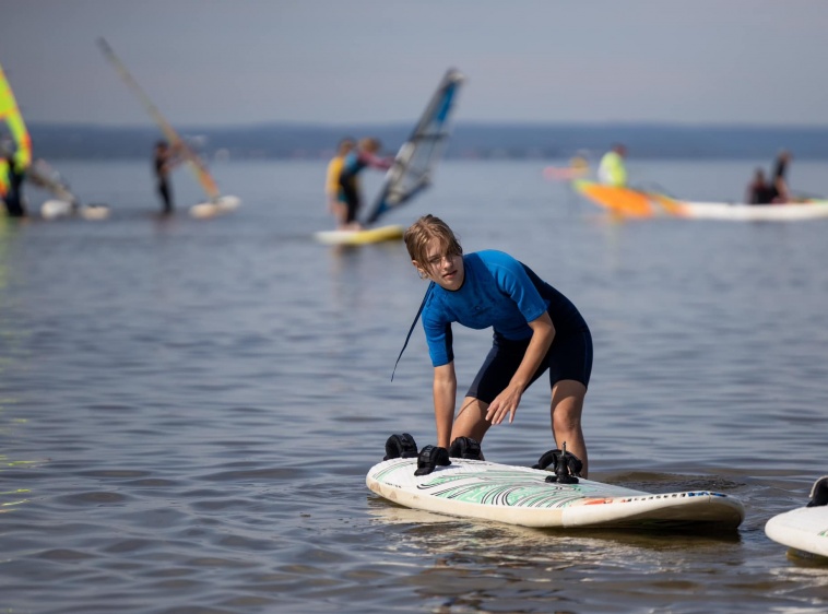 OBOZY WINDSURFINGOWE DLA DZIECI I MŁODZIEŻY